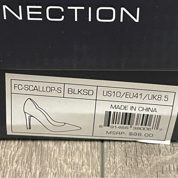 French Connection Scallop Women's Pumps Pointed Toe Heels Black Suede Sz 10 NEW - Picture 3 of 9